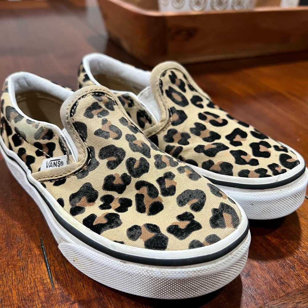 Little kid size 12, leopard print